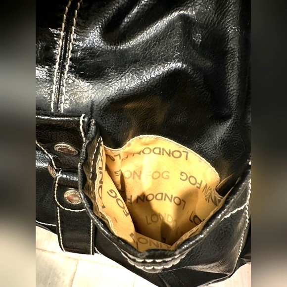 London Fog Leather shoulder bag - Picture 3 of 5